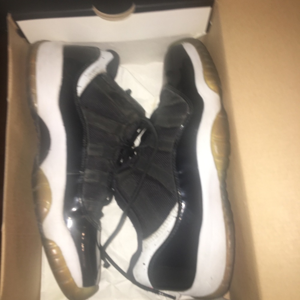 Air Jordan 11 low retro bg